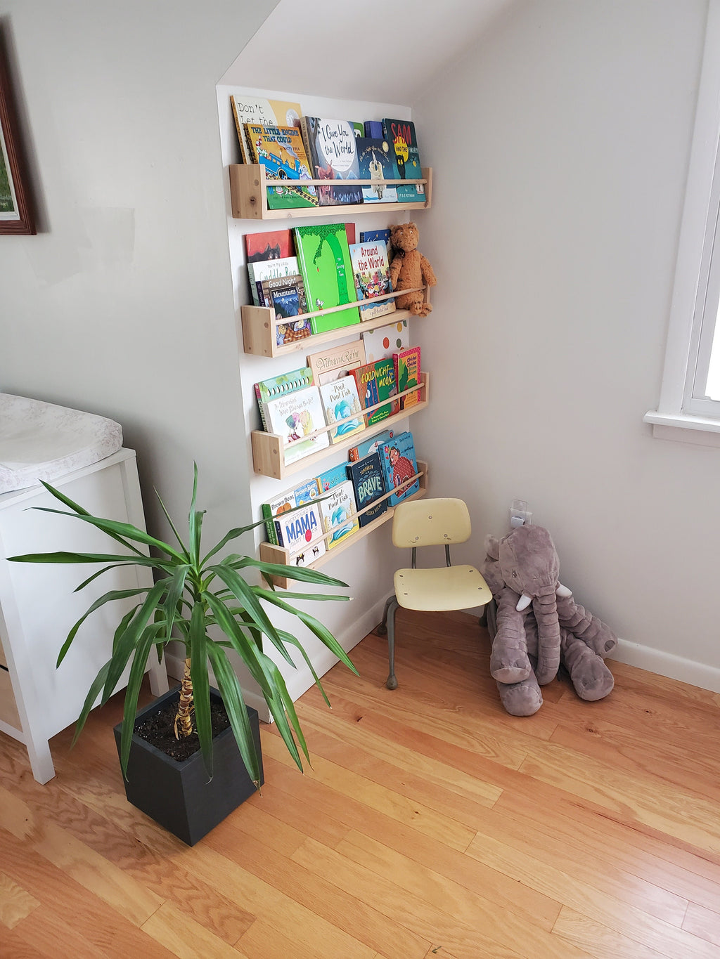 Shipping Included, Nursery Bookshelf, "Waterfall" Corner Joints, Natural Cedar (Custom Sizing Available) Small Space Shelf, Bookshelf, Joinery